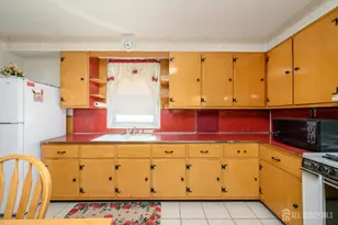 27 S Robert Street S, Sewaren, NJ 07077 - Photo 9