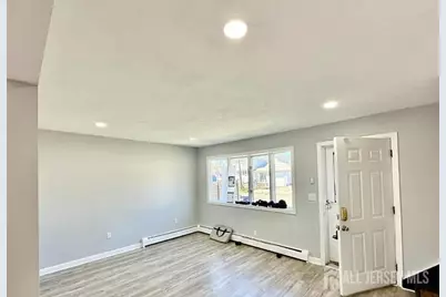 35 Fiat Avenue, Iselin, NJ 08830 - Photo 5