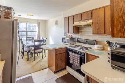 606 Green Hollow Drive, Iselin, NJ 08830 - Photo 3