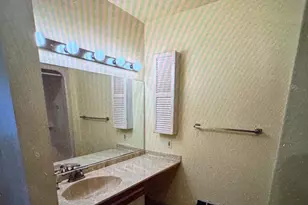 211 Gambocz Ct, South Brunswick Township, NJ 08852 - Photo 11