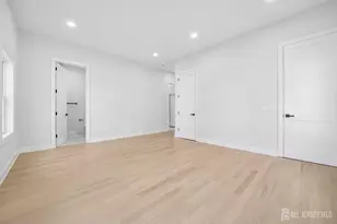 20 Milton Ave, Edison, NJ 08820 - Photo 13