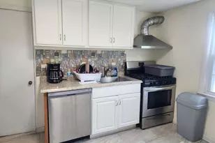 102 Wisteria St, Edison, NJ 08817 - Photo 3