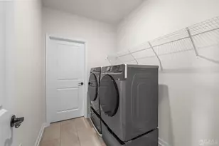 204 Lyla Ln, New Brunswick, NJ 08901 - Photo 15