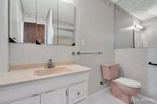 106 Kendall Dr, Sayreville, NJ 08859 - Photo 15
