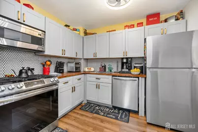 818 Cricket Lane, Woodbridge Township, NJ 07095 - Photo 7