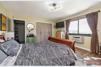 818 Cricket Lane, Woodbridge Township, NJ 07095 - Photo 19