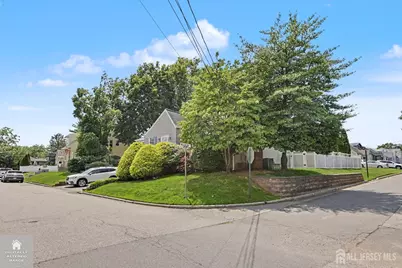 92 Silver Lake Avenue, Edison, NJ 08817 - Photo 3