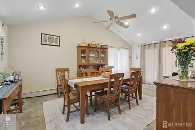 92 Silver Lake Avenue, Edison, NJ 08817 - Photo 7