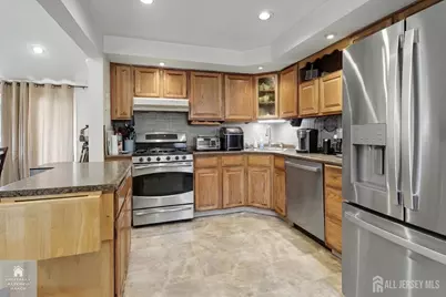 92 Silver Lake Avenue, Edison, NJ 08817 - Photo 9