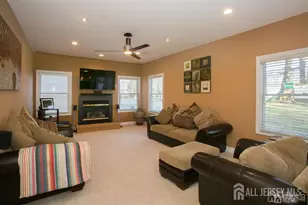 43 Melbloum Ln, Edison, NJ 08837 - Photo 27