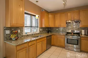 43 Melbloum Ln, Edison, NJ 08837 - Photo 19