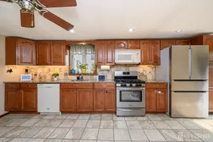 32 Loring Ave, Edison, NJ 08817 - Photo 9