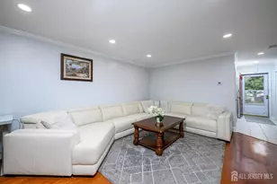 136 Woodmere Dr, Sayreville, NJ 08859 - Photo 7