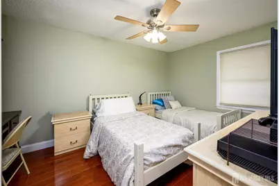 136 Woodmere Drive, Sayreville, NJ 08859 - Photo 15