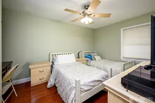 136 Woodmere Dr, Sayreville, NJ 08859 - Photo 15