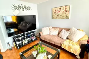 402 Holly Dr, Perth Amboy, NJ 08861 - Photo 5