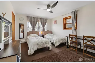 304 Green Street, Woodbridge Township, NJ 07095 - Photo 21