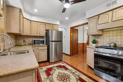 304 Green Street, Woodbridge Township, NJ 07095 - Photo 7
