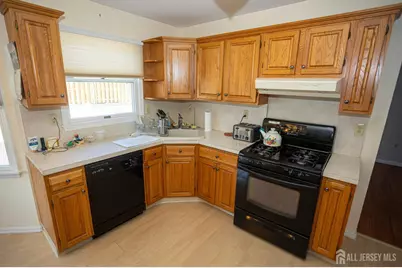 66 Morris Court, Sayreville, NJ 08879 - Photo 15