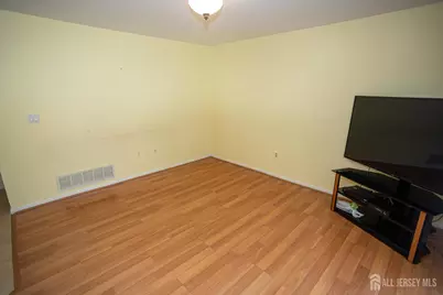 66 Morris Court, Sayreville, NJ 08879 - Photo 19