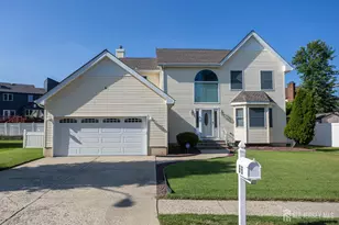 66 Morris Ct, Sayreville, NJ 08879 - Photo 1