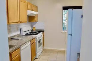 66 Chatham Ct, East Windsor Township, NJ 08520 - Photo 5