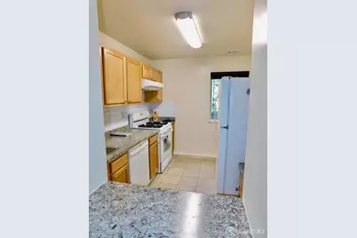 66 Chatham Court, East Windsor Township, NJ 08520 - Photo 5