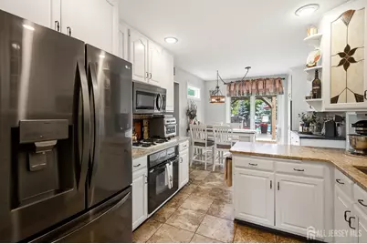 25 Dusko Drive, Sayreville, NJ 08859 - Photo 11