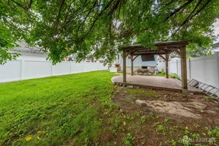 11 E Kupsch Street E, Sayreville, NJ 08872 - Photo 23