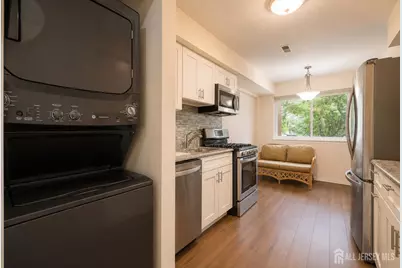 201 Edison Glen Terrace, Edison, NJ 08837 - Photo 5