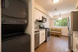 201 Edison Glen Terrace, Edison, NJ 08837 - Photo 5