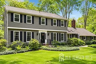 11 Beechtree Ln, Plainsboro Township, NJ 08536 - Photo 3