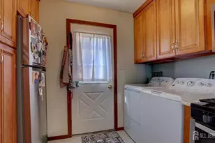 33 Patton Dr, Sayreville, NJ 08872 - Photo 13