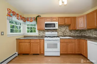 23 Hearthstone Avenue, Fords, NJ 08863 - Photo 9