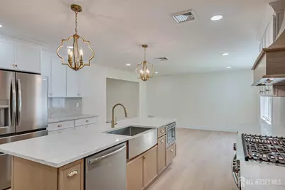 300 E Chestnut Avenue E, Metuchen, NJ 08840 - Photo 39