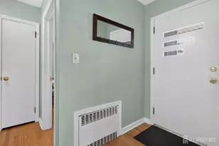 952 Cranbury Cross Rd, North Brunswick Township, NJ 08902 - Photo 5