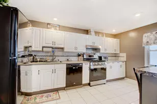 60 S Cliff Road S, Colonia, NJ 07067 - Photo 11