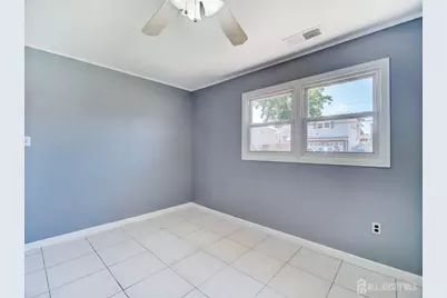 60 S Cliff Road S, Colonia, NJ 07067 - Photo 25