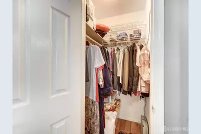 60 S Cliff Road S, Colonia, NJ 07067 - Photo 21