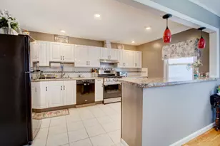 60 S Cliff Road S, Colonia, NJ 07067 - Photo 13