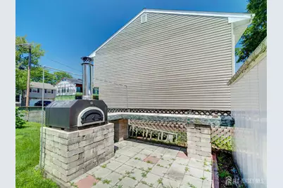 60 S Cliff Road S, Colonia, NJ 07067 - Photo 7