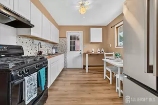 25 Kenmore Rd, Edison, NJ 08817 - Photo 7