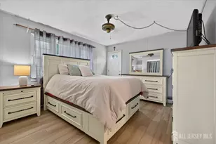 25 Kenmore Rd, Edison, NJ 08817 - Photo 13