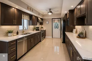 16 Ivy Pl, Monroe Township, NJ 08831 - Photo 7