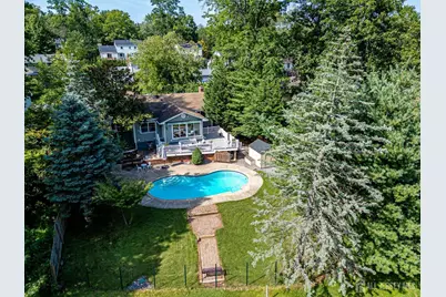 41 W Calvert Avenue, Edison, NJ 08820 - Photo 15