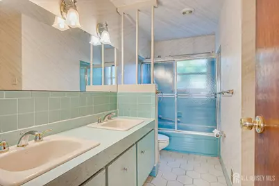 [Address not provided], Edison, NJ 08817 - Photo 25