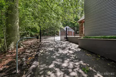 827 Holmdel Road, Holmdel, NJ 07733 - Photo 29