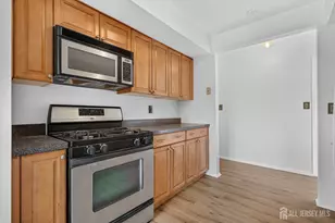 204 C Sierra Ct, Woodbridge Township, NJ 07095 - Photo 5