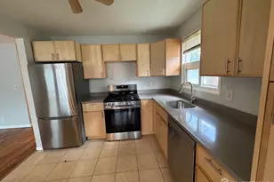 1038 Kingslalnd Ln, Fort Lee, NJ 07024 - Photo 5