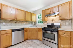 141 Forest Dr, Piscataway Township, NJ 08854 - Photo 9